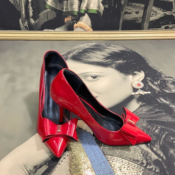 Sweet Bowtie Heels.size - 240.EUR-39.Measurement shown in the picture - Picture 2 of 16